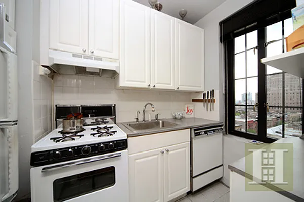 Sold by Halstead Real Estate | media 20