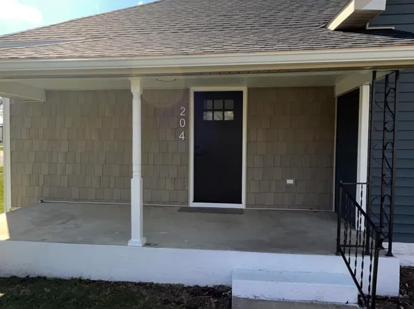 204 N Columbia St, Francesville, IN 47946