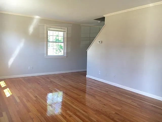 24 Hobart Ln #24 — Photo 16