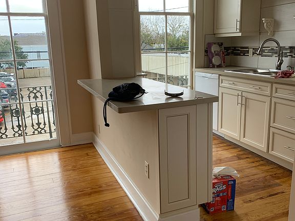 2nd image of 880 City Park Ave APT 9