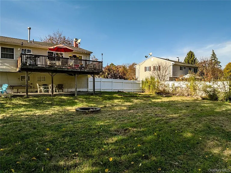10 Capital Dr — Photo 22