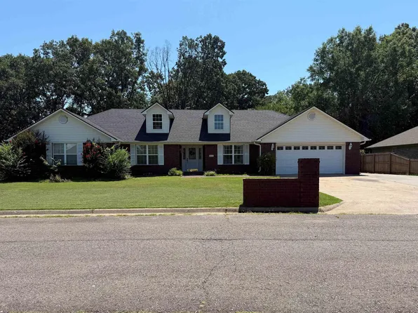 300 Cherokee Ln, Clarksville, AR 72830