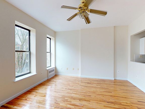 3rd image of 262 W 132nd St #2