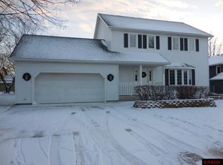 1725 Orchid Dr S, North Mankato, MN 56003