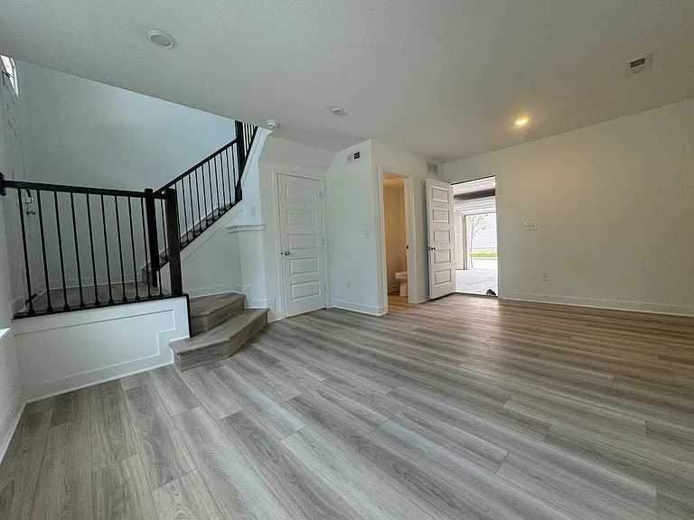 13847 Gatsby Dr — Photo 50