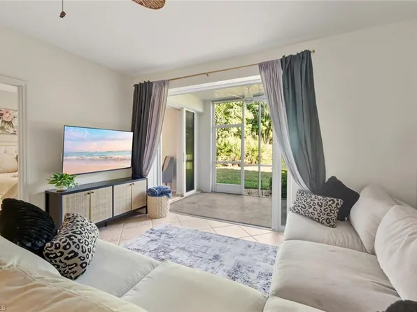 871 Tanbark Dr APT 102, Naples, FL 34108