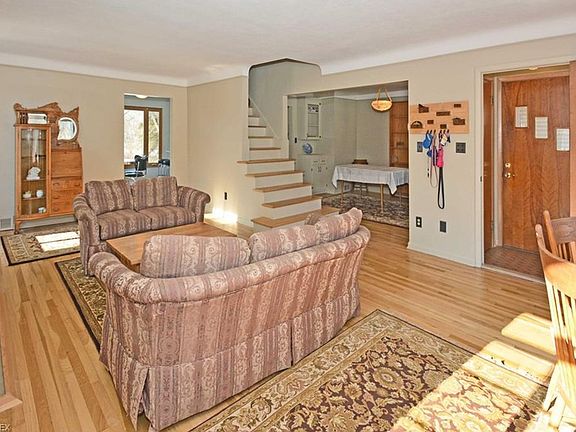 3rd image of 2186 Marshfield Blvd