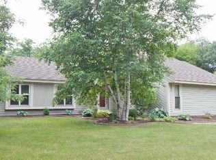 S90W31245 Wigwam Dr, Mukwonago, WI 53149