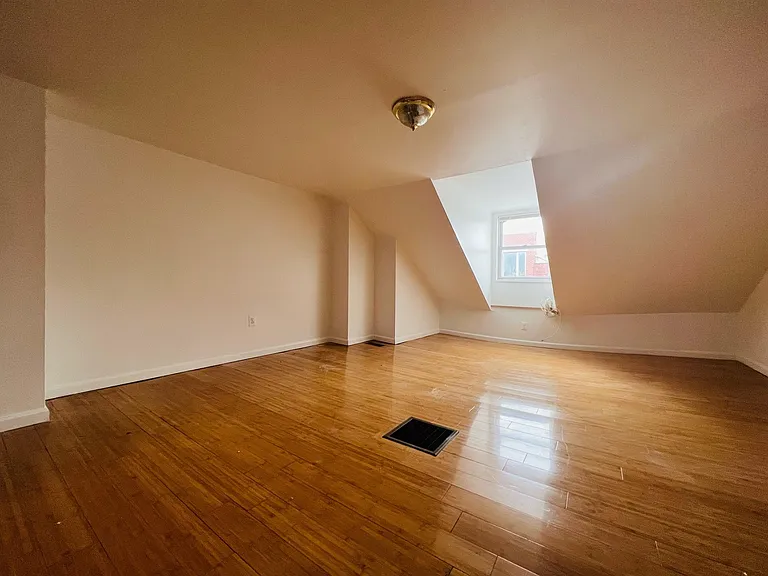 616 S 2nd St #3F — Photo 8