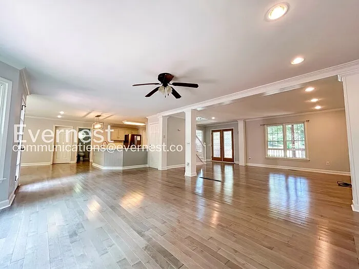 5950 Henley Dr — Photo 7