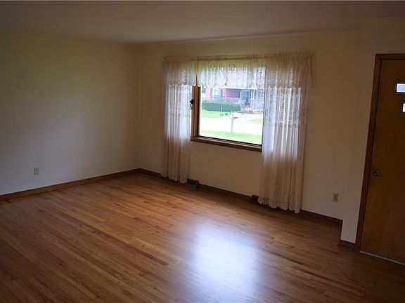 4th image of 1322 Potomac Ave