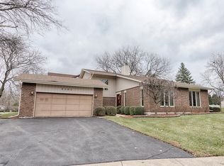 7101 Lyman Ave, Downers Grove, IL 60516