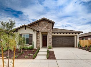 1759 N Carson Ave, Clovis, CA