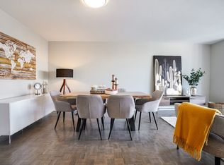 330 Spadina Rd #0B-1BA-489SQFT, Toronto, ON M5R2V9