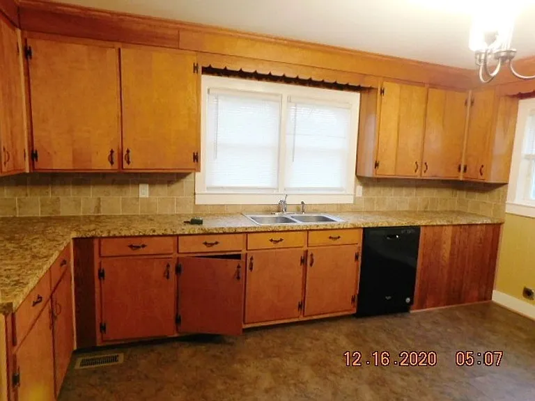 2955 Beatty Rd — Photo 5