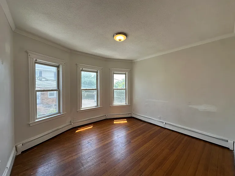 765 Broadway #6 — Photo 4