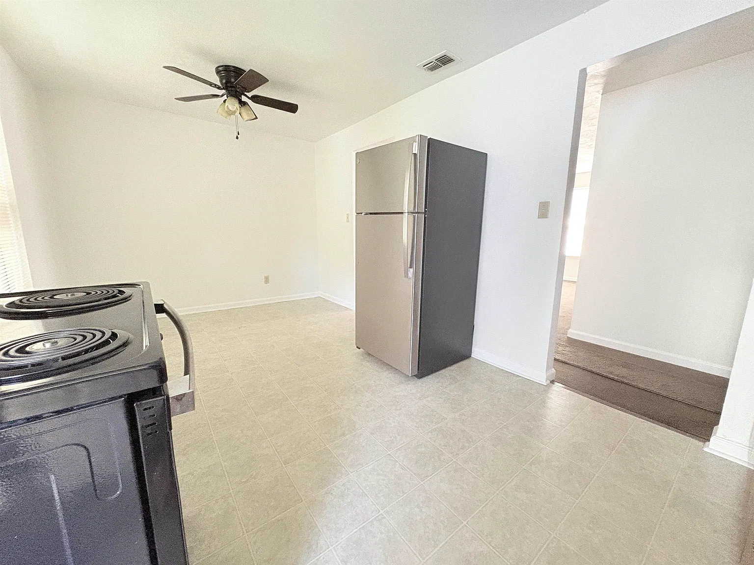 3 bed, 1111 sqft, $1,195 — Photo 3