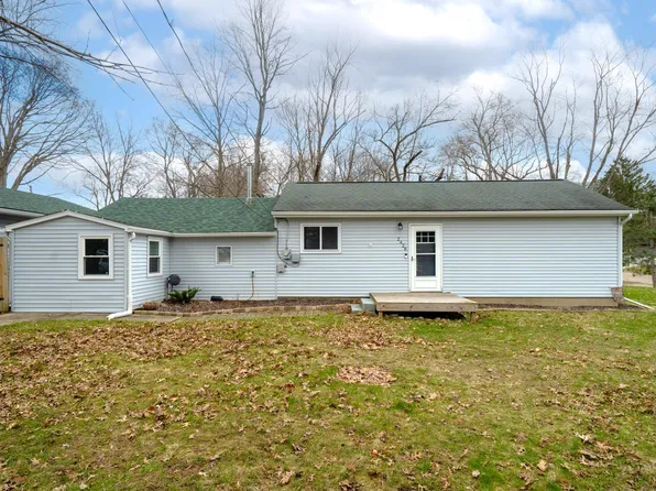 2428 Edgewood Dr, Kalamazoo, MI 49008
