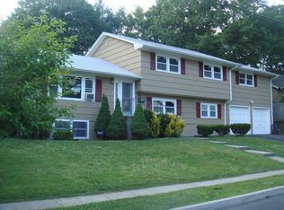 20 Moody Ave, Fairfield, CT 06825