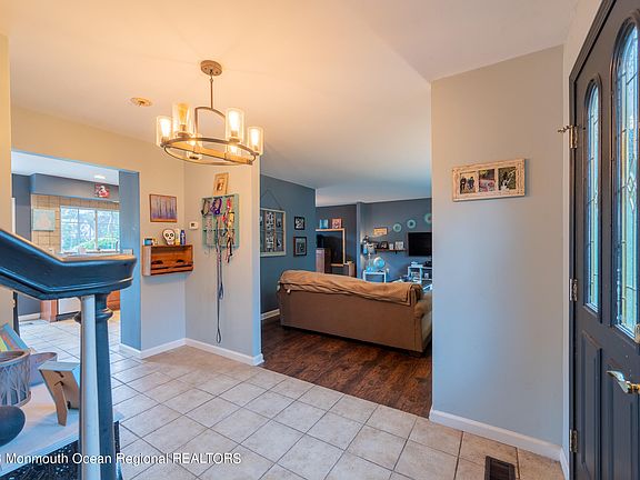 4th image of 1060 Tralee Drive