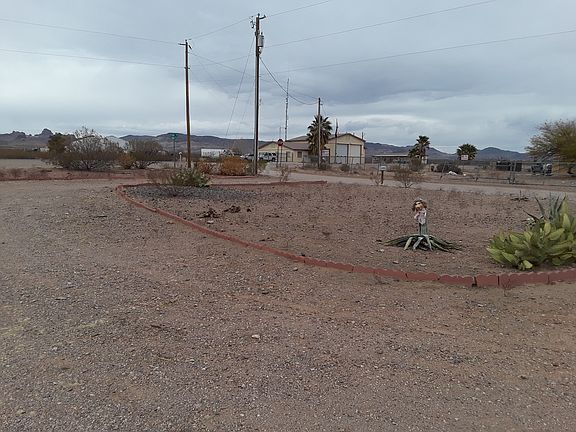 Large Circle Drive
Looking towards Fire Station and Buss Stop.