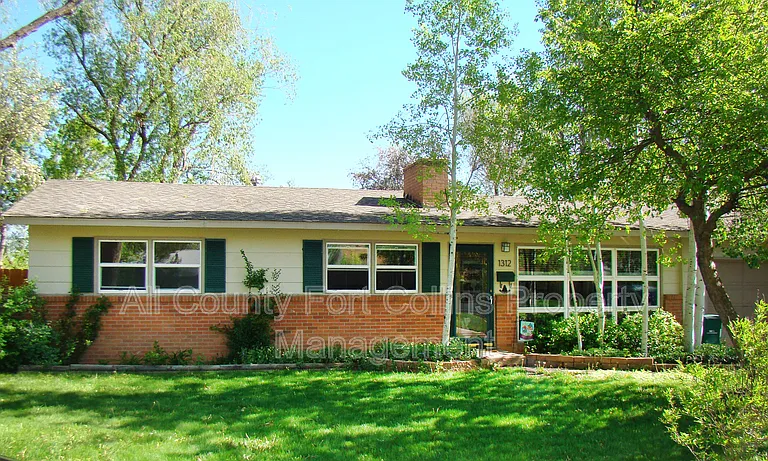 1312 Lakewood Dr — Photo 3