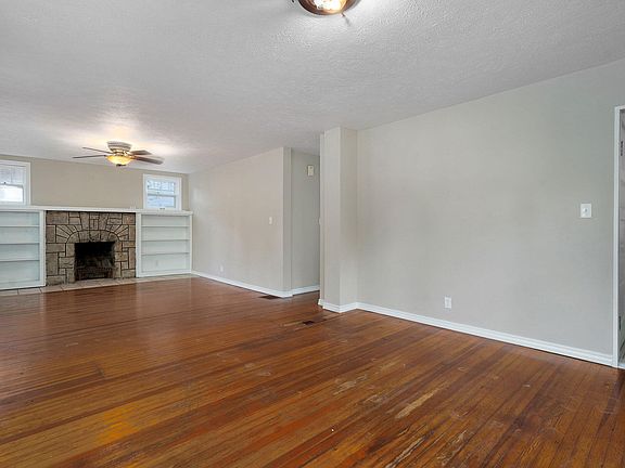 4th image of 1227 N Clay Avenue