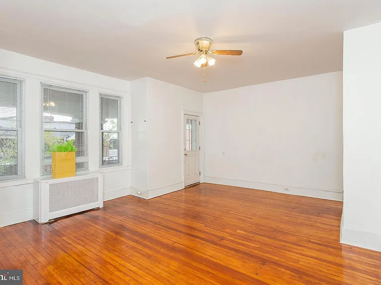 4628 Sansom St #B — Photo 2