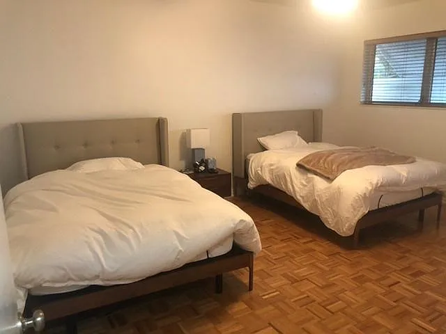 second bedroom spacious for 2 queen size beds