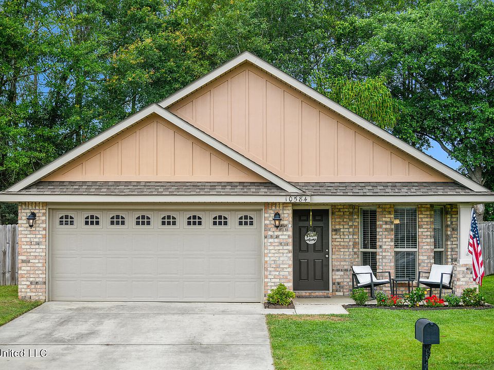 1st image of 10584 Roundhill Dr