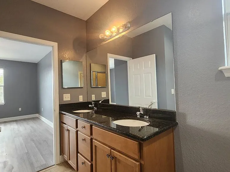328 Dundee Dr — Photo 36