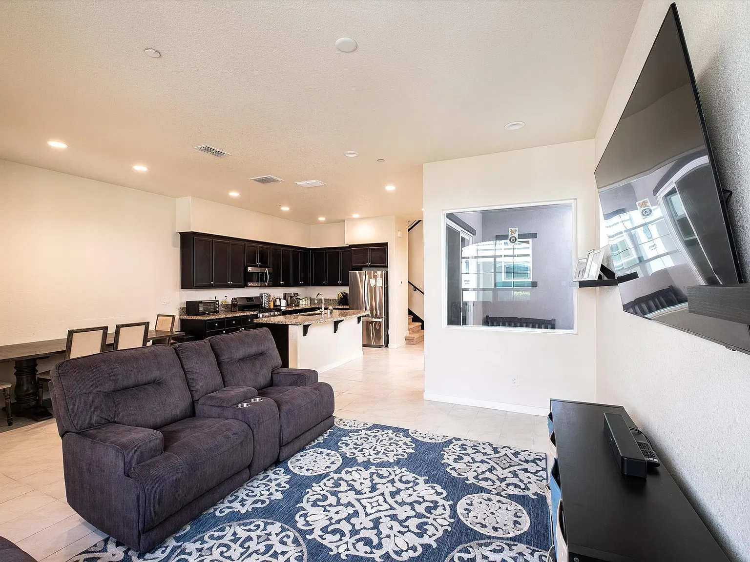 3 bed, 1800 sqft, $2,595 — Photo 4