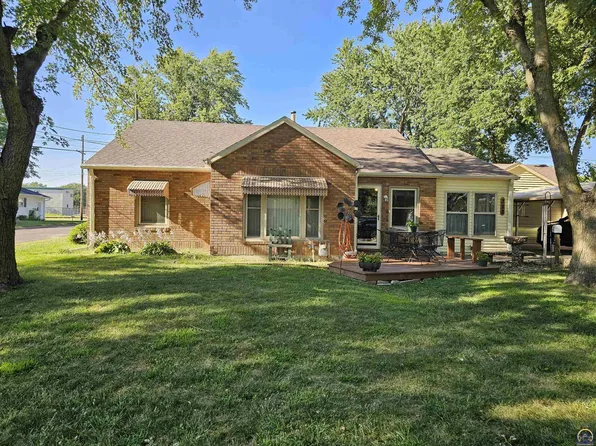 322 Grant St, Sabetha, KS 66534