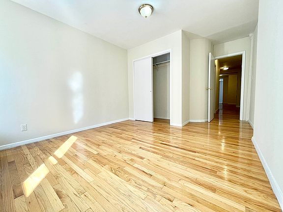 5th image of 421 W 45th St APT 3E