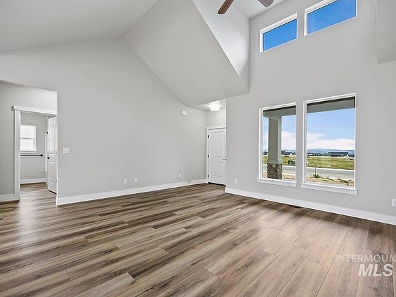 5th image of 1044 Quartz Rd