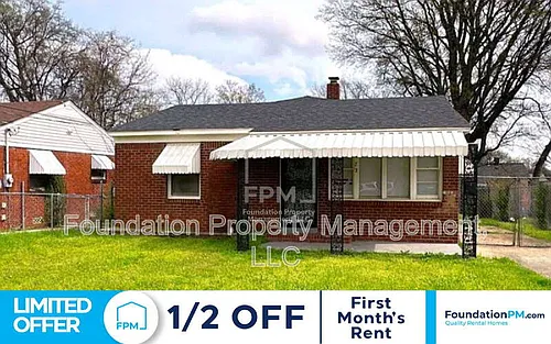 672 Carpenter St Photo 1