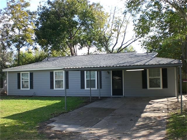 1st image of 2214 Hillshire Dr