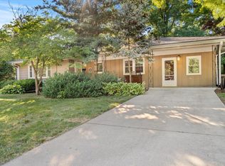 1307 Maplewood Dr, Normal, IL 61761