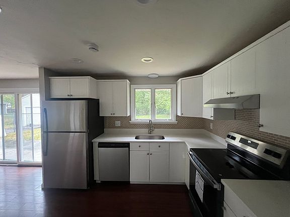 2nd image of 47 Mercedes Rd
