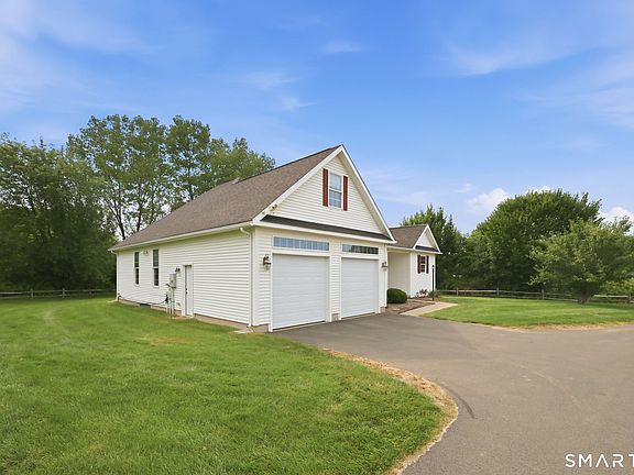 3rd image of 4 Cornfield Lane