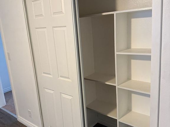 5th image of 749 S Berendo St #3