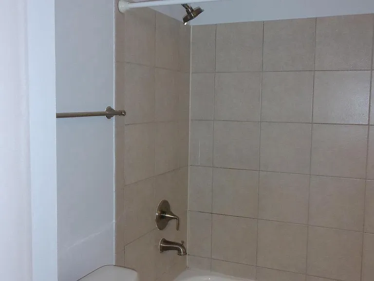 100 Chesterfield Ln — Photo 14