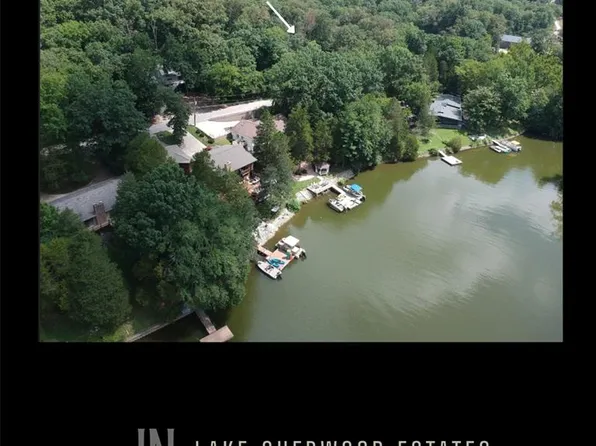 417 Marina Dr, Lake Sherwood, MO 63357