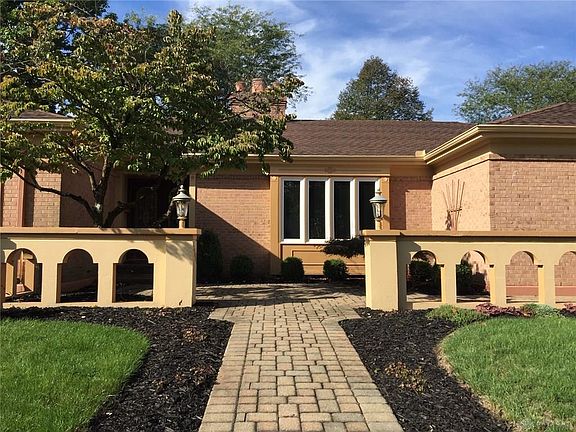 3rd image of 5001 Marilake Cir