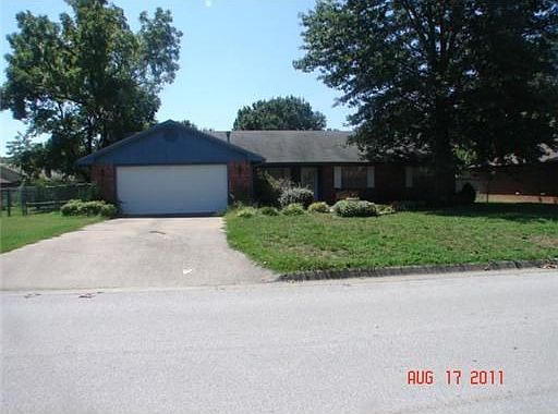 1st image of 2702 W Dogwood St