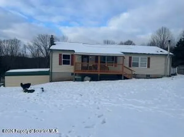 1173 Rock Lake Dr, Lakewood, PA 18439