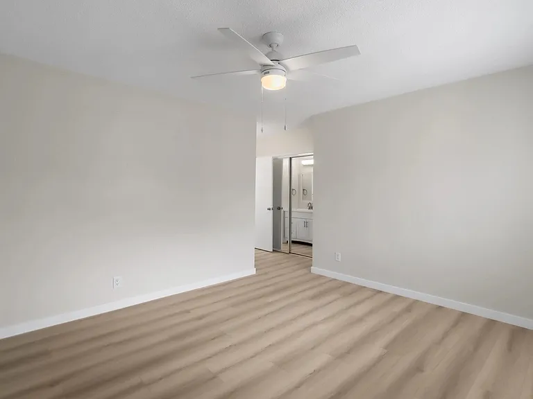 2823 S Corning St #4 — Photo 32