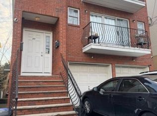 45 Crawford St, Newark, NJ 07102