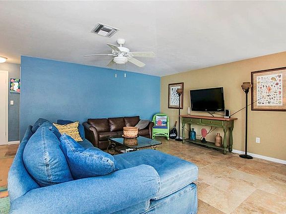 5th image of 954 Donax St