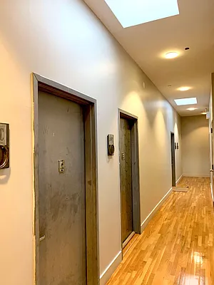 Rented by Manhattan Management LLC | media 42